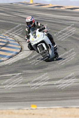 media/Dec-01-2025-Moto Forza (Mon) [[2daa91e15f]]/2-Intermediate Group/Session 2 (Turns 9 and 10)/